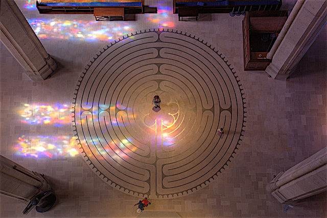 Labyrinth of Grace Cathedral, SF (image @ www.flickr.com:photos:cnbattson:3172607013 by SF Brit, © C N Battson, CC BY-ND 2.0)